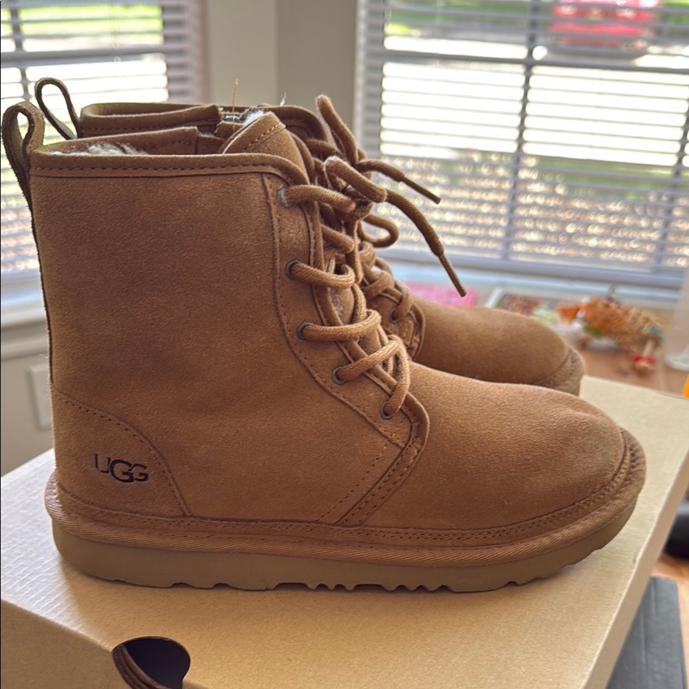 UGG Big Kids Neumel High